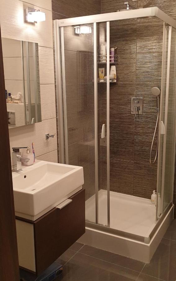شقة Apartament Amber Z Duzym Tarasem كولوبرزيغ المظهر الخارجي الصورة